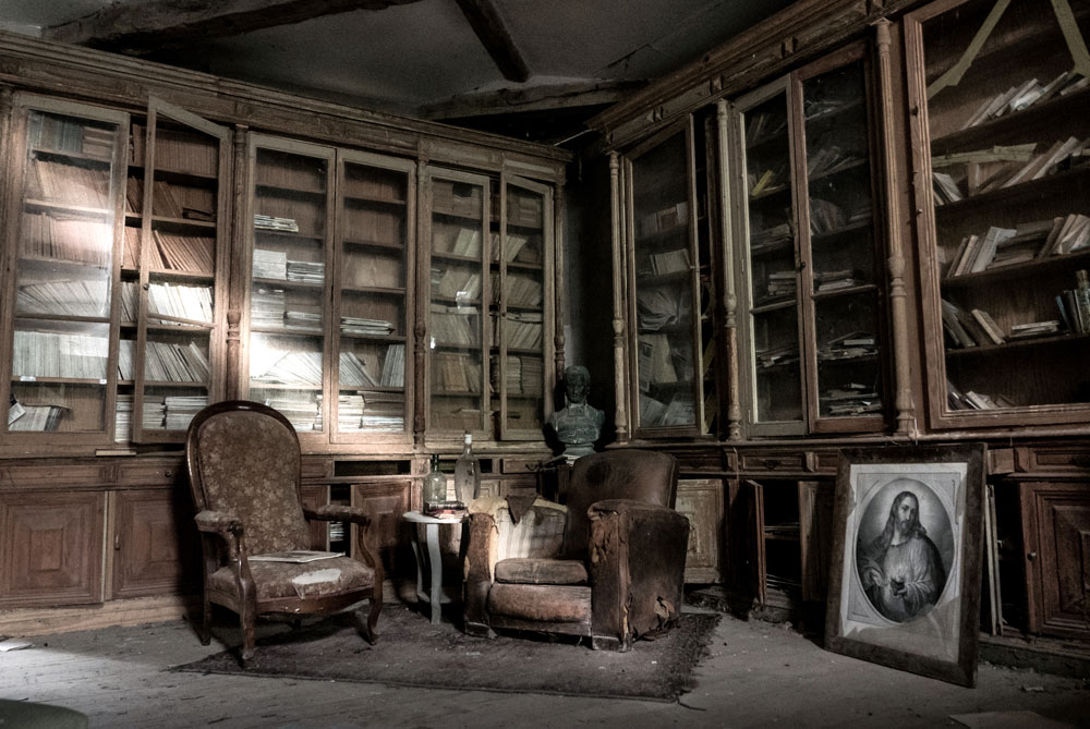 Bibliothèque abandonnée